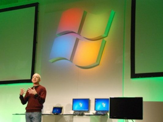 Windows 8 disponibil în magazinele Flanco